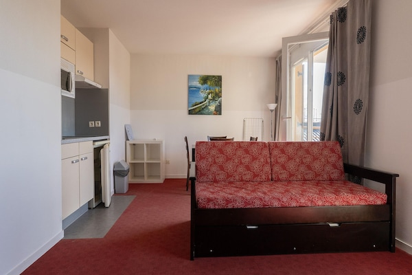 Foto van Klassieke Riviera-vakantie met zwembad in Grasse - Vakantiehuis in Grasse - LivingRoom