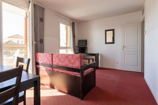 Foto van Klassieke Riviera-vakantie met zwembad in Grasse - Vakantiehuis in Grasse - LivingRoom