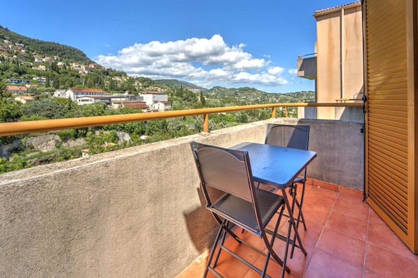 Foto van Zonnig vakantieappartement in Grasse voor 4 personen - TerraceBalcony