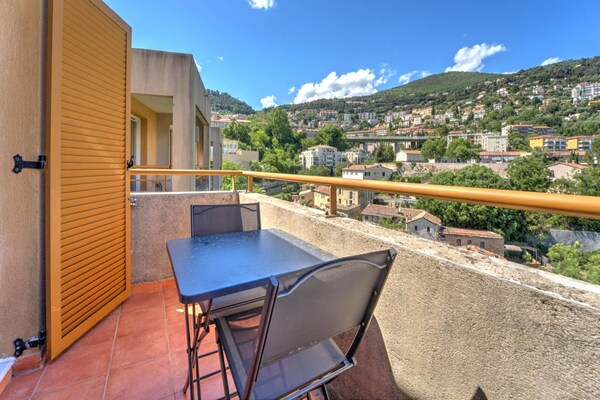 Foto van Zonnig vakantieappartement in Grasse voor 4 personen - TerraceBalcony