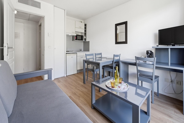 Foto van Zonnig vakantieappartement in Grasse voor 4 personen - LivingRoom