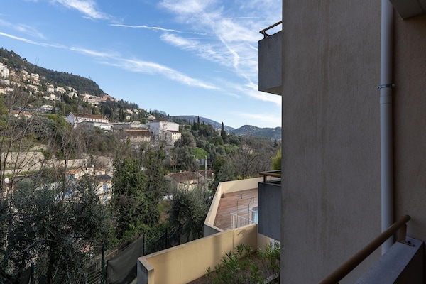 Foto van Verblijf met uitzicht op de bergen in Grasse - Vakantiehuis in Grasse - ViewSummer