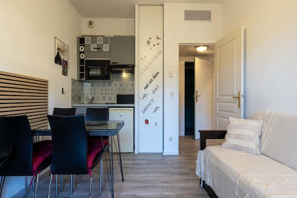 Foto van Verblijf met uitzicht op de bergen in Grasse - Vakantiehuis in Grasse - LivingRoom