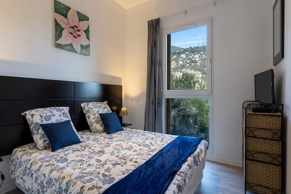 Foto van Verblijf met uitzicht op de bergen in Grasse - Vakantiehuis in Grasse - BedRoom