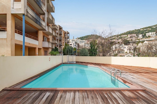Foto van Verblijf met uitzicht op de bergen in Grasse - Vakantiehuis in Grasse - PoolOfHouse