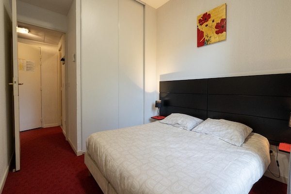 Foto van Huis in Grasse met terras en zwembad - Vakantiehuis in Grasse - BedRoom