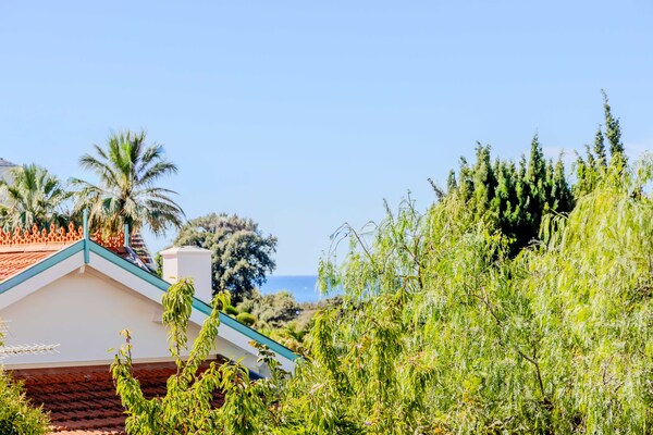 Foto van Licht appartement met airconditioning en uitzicht op zee - Antibes - Untagged