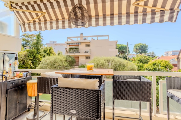 Foto van Licht appartement met airconditioning en uitzicht op zee - Antibes - Untagged