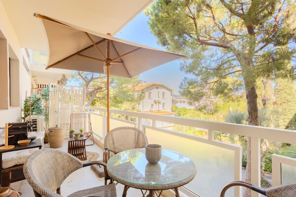 Foto van Licht appartement met airconditioning en uitzicht op zee - Antibes - Untagged