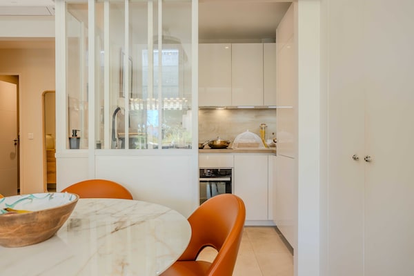 Foto van Licht appartement met airconditioning en uitzicht op zee - Antibes - Untagged