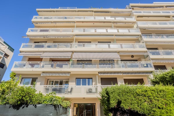 Foto van Licht appartement met airconditioning en uitzicht op zee - Antibes - Untagged