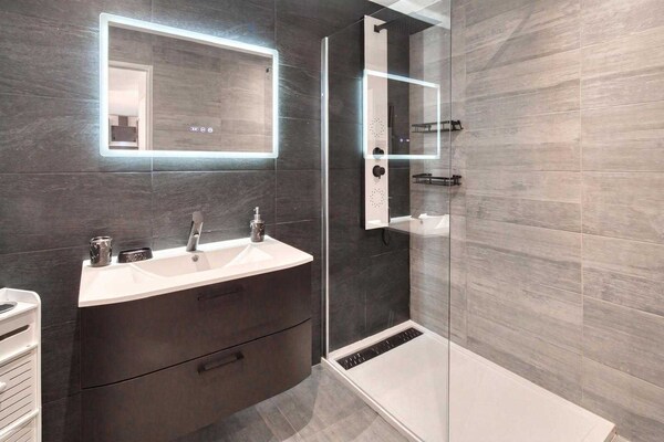 Foto van A/C 2slk/6P flat 2 min van strand - Vakantiehuis in Antibes - Untagged
