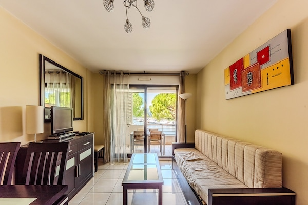 Foto van Carre Marine N°207 - 2P4 - Vakantiehuis in Mandelieu-la-Napoule - LivingRoom