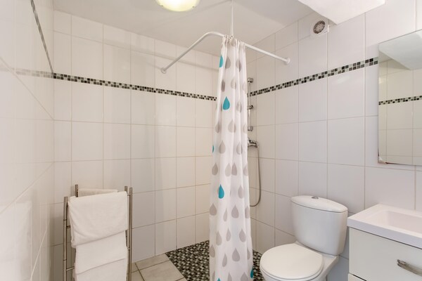 Foto van Gezellige ontsnapping op de heuvel in Berre - Vakantiehuis in Berre-Les-Alpes - BathRoom