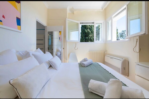 Foto van Penthouse met zeezicht en zwembad, airconditioning, 6 personen – Cannes - Untagged