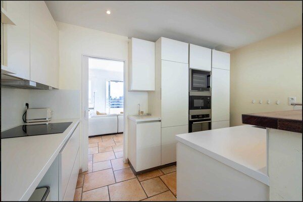 Foto van Penthouse met zeezicht en zwembad, airconditioning, 6 personen – Cannes - Untagged
