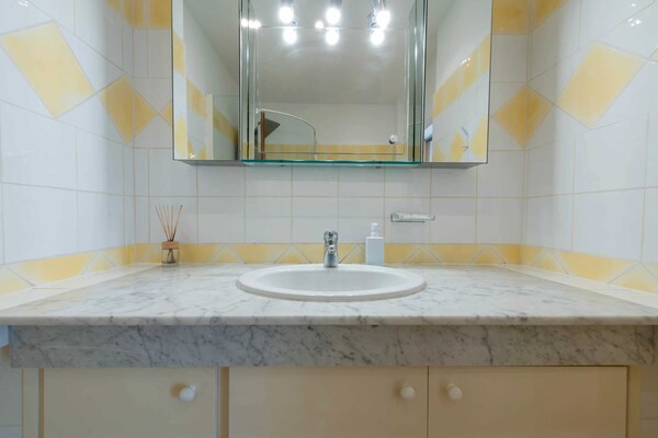 Foto van Penthouse met zeezicht en zwembad, airconditioning, 6 personen – Cannes - Untagged