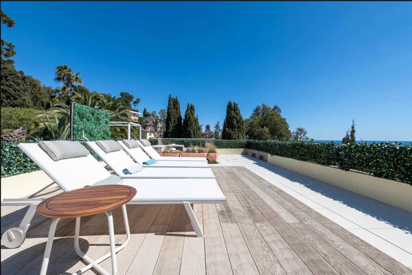 Foto van Penthouse met zeezicht en zwembad, airconditioning, 6 personen – Cannes - Untagged