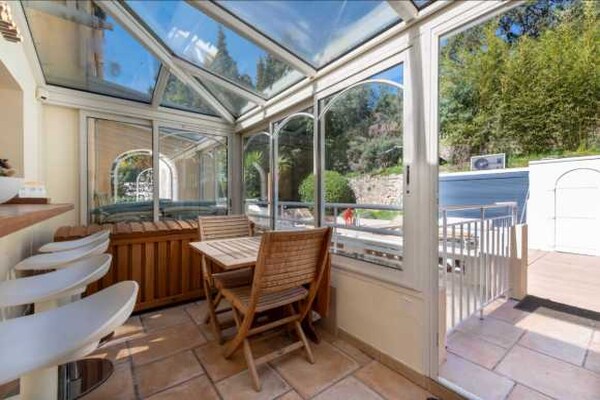 Foto van Penthouse met zeezicht en zwembad, airconditioning, 6 personen – Cannes - Untagged