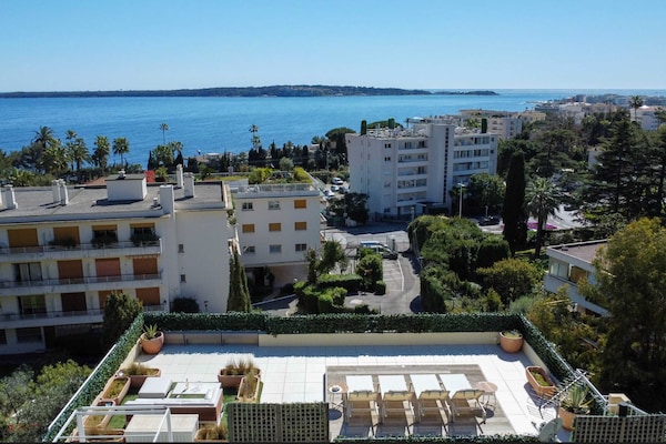 Foto van Penthouse met zeezicht en zwembad, airconditioning, 6 personen – Cannes - Untagged