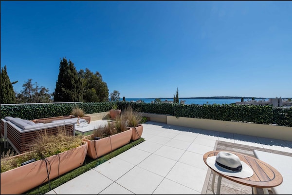Foto van Penthouse met zeezicht en zwembad, airconditioning, 6 personen – Cannes - Untagged