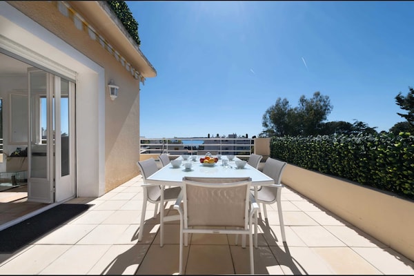 Foto van Penthouse met zeezicht en zwembad, airconditioning, 6 personen – Cannes - Untagged