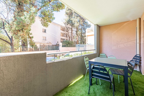Foto van Comfort en rust met airconditioning, parkeergelegenheid en balkon. - Untagged