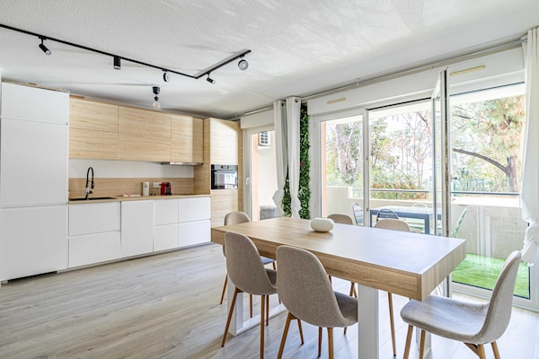Foto van Comfort en rust met airconditioning, parkeergelegenheid en balkon. - Untagged