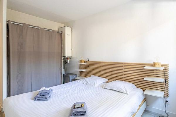 Foto van Comfort en rust met airconditioning, parkeergelegenheid en balkon. - Untagged