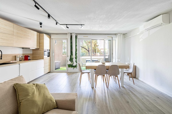 Foto van Comfort en rust met airconditioning, parkeergelegenheid en balkon. - Untagged