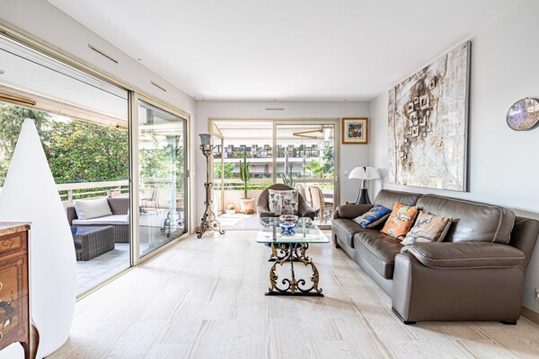 Foto van Prachtig appartement met airconditioning, 1 slaapkamer en 4 slaapkamers - Cannes - Untagged