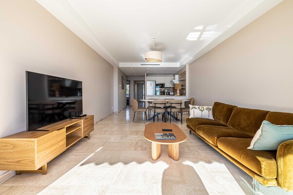 Foto van Ruim appartement met airconditioning, 2 slaapkamers en 4 slaapkamers – Cannes - Untagged