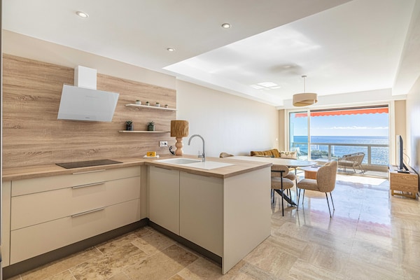 Foto van Ruim appartement met airconditioning, 2 slaapkamers en 4 slaapkamers – Cannes - Untagged