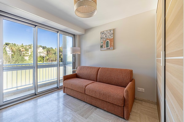 Foto van Ruim appartement met airconditioning, 2 slaapkamers en 4 slaapkamers – Cannes - Untagged