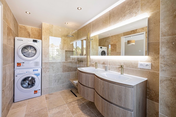 Foto van Ruim appartement met airconditioning, 2 slaapkamers en 4 slaapkamers – Cannes - Untagged