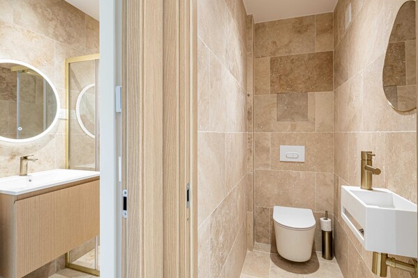 Foto van Ruim appartement met airconditioning, 2 slaapkamers en 4 slaapkamers – Cannes - Untagged