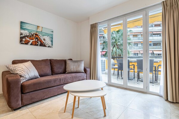 Foto van Modern appartement met airconditioning, 1 slaapkamer - 4 slaapkamers - met balkon - Untagged