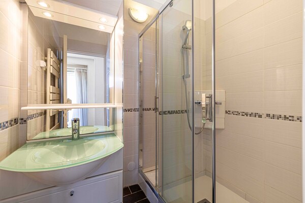 Foto van Appartement met airconditioning en balkon - 2 slaapkamers/4 personen - Cannes/Strand - Untagged