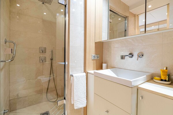 Foto van Modern appartement met airconditioning, 2 slaapkamers/4 personen - Cannes - Untagged