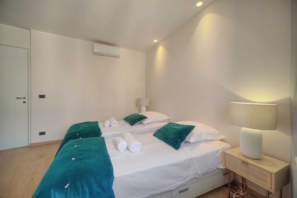 Foto van Prachtig appartement met airconditioning, 6 personen en uitzicht op zee - Cannes - Untagged