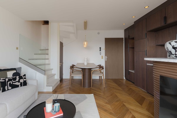 Foto van Luxe duplexwoning met 2 slaapkamers en parkeerplaats in Place Morny - Untagged