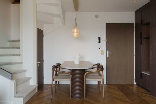 Foto van Luxe duplexwoning met 2 slaapkamers en parkeerplaats in Place Morny - Untagged