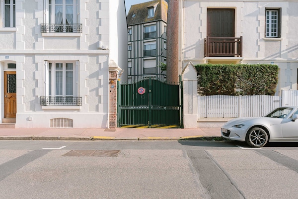 Foto van Luxe duplexwoning met 2 slaapkamers en parkeerplaats in Place Morny - Untagged