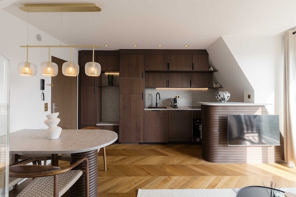Foto van Luxe duplexwoning met 2 slaapkamers en parkeerplaats in Place Morny - Untagged