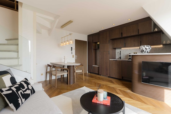 Foto van Luxe duplexwoning met 2 slaapkamers en parkeerplaats in Place Morny - Untagged