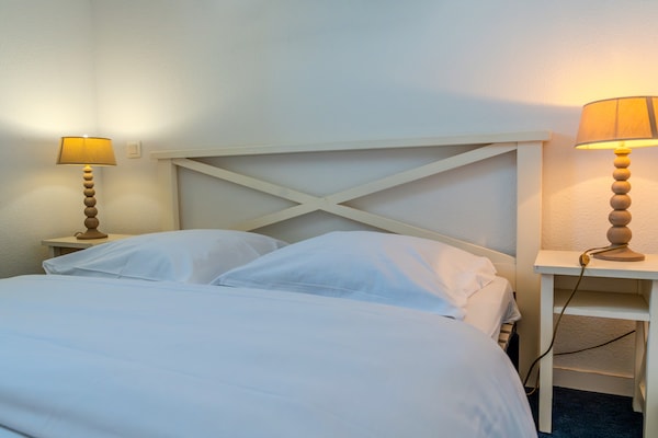 Foto van Retreat met panoramisch uitzicht op zee - Vakantiehuis in Plougonvelin - BedRoom