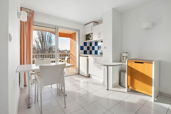 Foto van Zonnig appartement aan het water - Vakantiehuis in Agde - LivingRoom