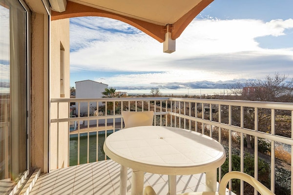 Foto van Zonnig appartement aan het water - Vakantiehuis in Agde - TerraceBalcony
