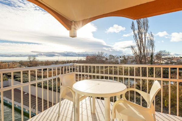 Foto van Zonnig appartement aan het water - Vakantiehuis in Agde - TerraceBalcony