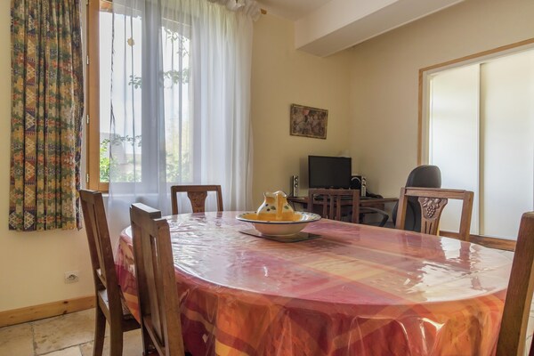 Foto van Boerderij in Giroux bij bos en meer - Vakantiehuis in Giroux - DiningRoom